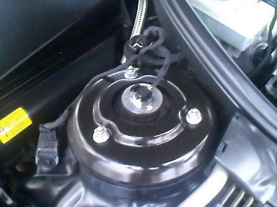 File:W220 engine compartment abc zoom.jpg