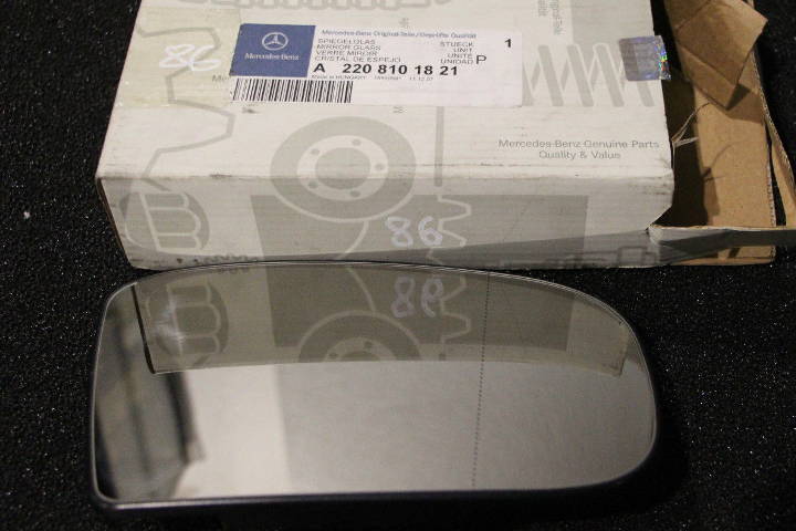 File:W220 right mirror glass A2208101821 front.jpg