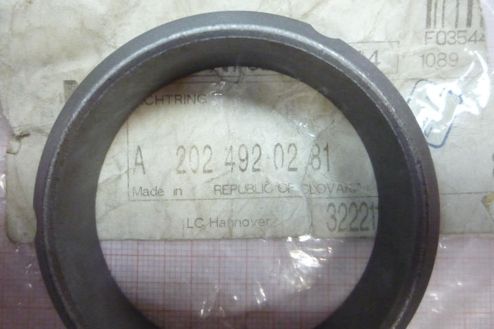 File:W220 sealing ring left exhaust pipe to right exhaust pipe A2024920281 2.jpg
