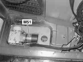 File:W220 hydraulic pump model 215.jpg