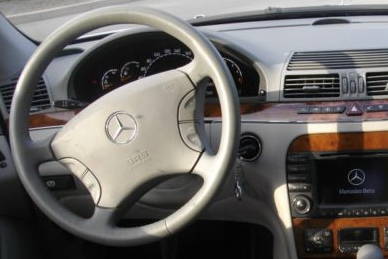 File:W220 steering wheel leather.jpg