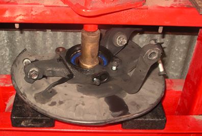 File:W220 Removal of Wheel Flange from Wheel Carrier 2.JPG