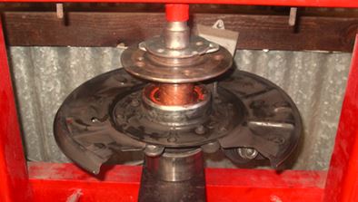 File:W220 Reinstall the Wheel Flange into the Wheel Carrier 2.JPG