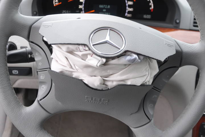 File:W220 steering wheel airbag deployed.jpg