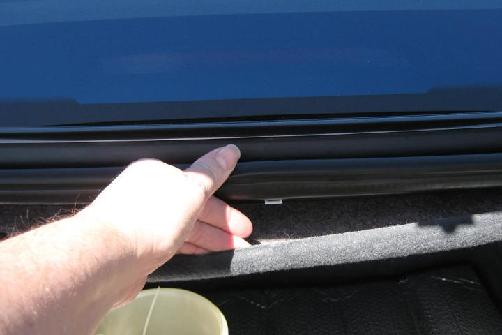 File:W220 trunk lining removal6.jpg