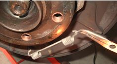 File:W220 Remove the Parking Brake Lower Retracting Spring.JPG