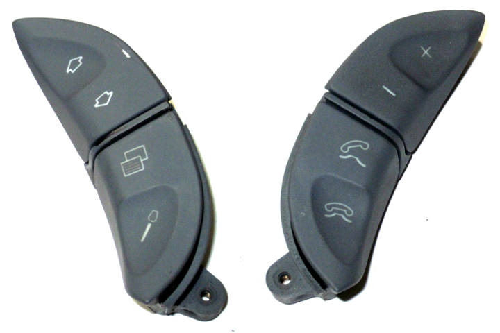File:A2208207810 steering wheel buttons front.jpg