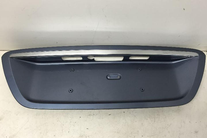 File:W220 trunk lid covering A2207500281 facelift front.jpg