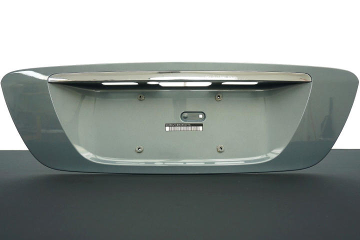 File:W220 trunk lid covering A2207500381 facelift front.jpg