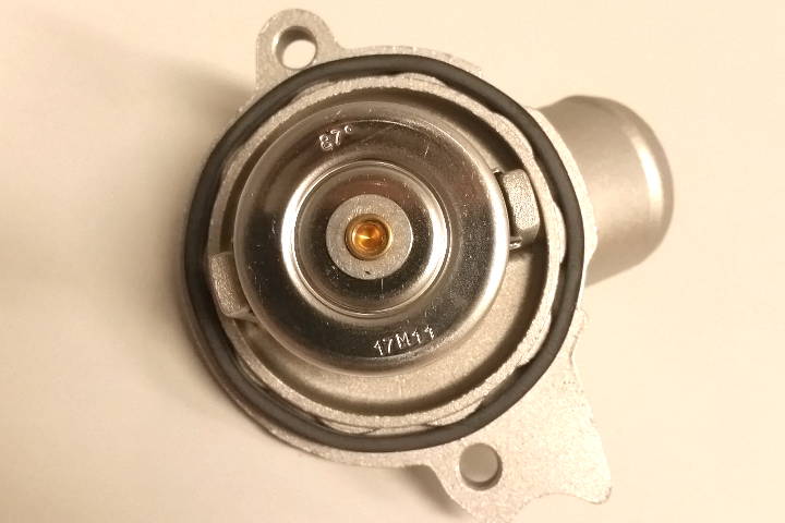 File:W220 thermostat production date 17M11.jpg