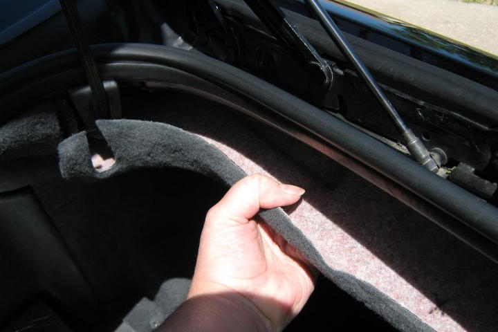 File:W220 trunk lining removal4.jpg