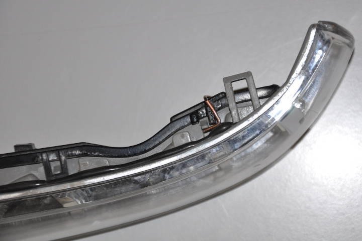 File:W220 mirror turn signal led broken cover clip fix.jpg
