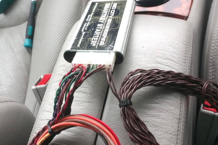 File:W220 SmartKey starter keyless-go harness connected.jpg