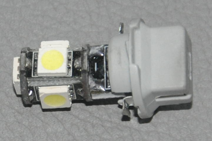 File:W220 rear map light led bulb socket.jpg
