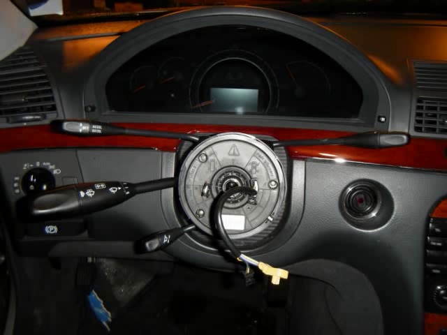 File:W220 with steering wheel removed.jpg