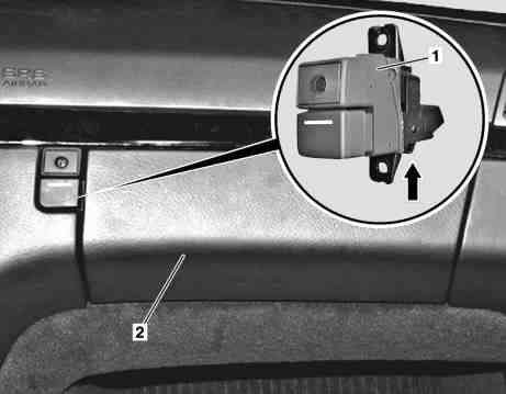 File:W220 removing and installing lock cylinder on glove compartment lid.jpg