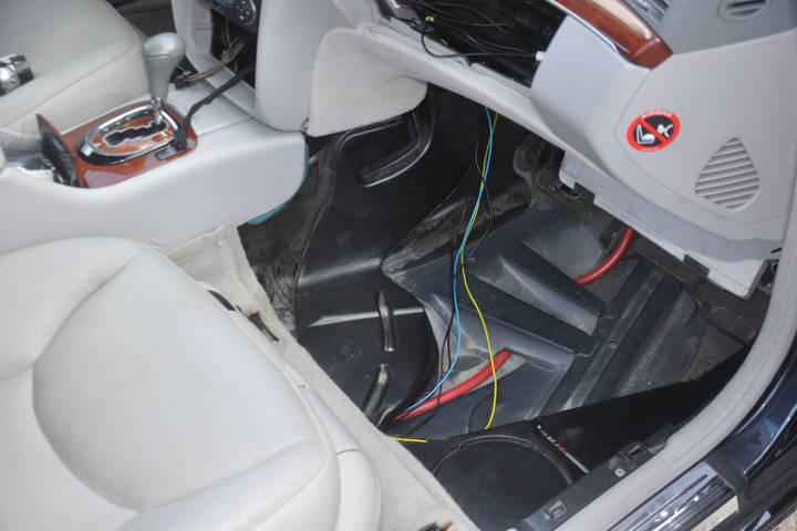 File:W220 wiring front to rear front.jpg
