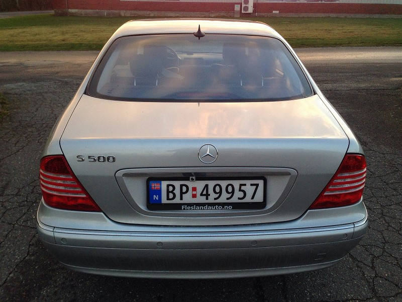 File:W220 rear view camera other 1.jpg