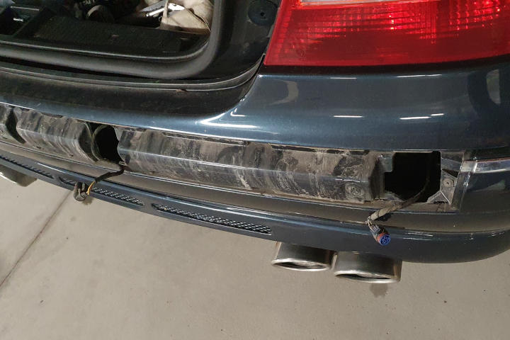 File:W220 rear bumper strip parking sensors.jpg