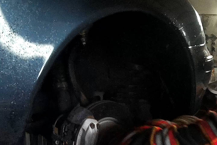 File:W220 Airmatic valve unit testing for leaks remove wheel house inner panel.jpg