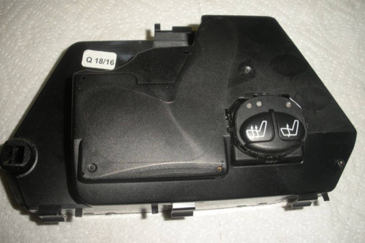 File:W220 A2208203410 front.jpg