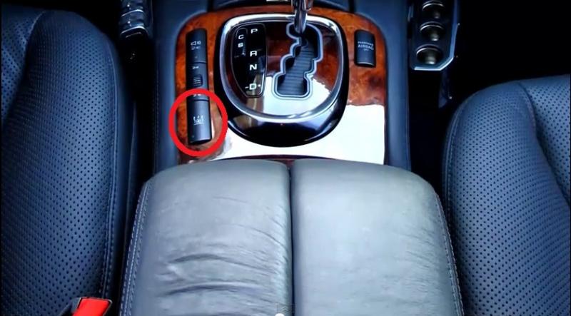 File:W220 auxiliary heater control button.jpg