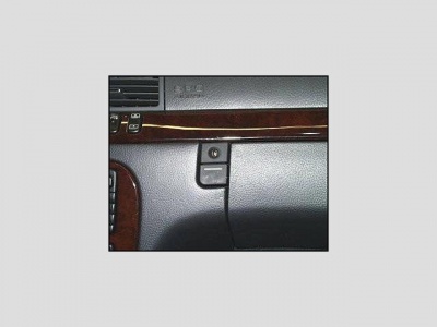Shown on 220 S430, Glove compartment