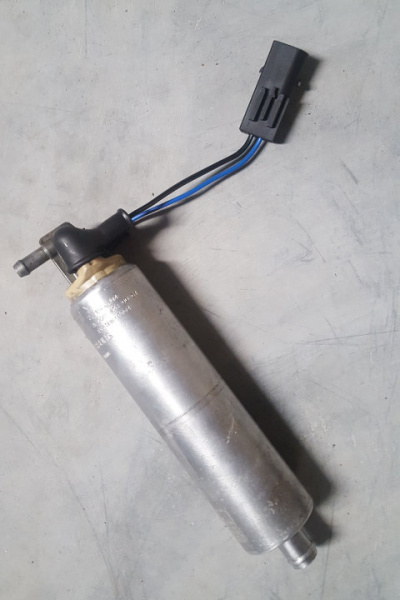 File:W220 fuel pump with connector converter.jpg