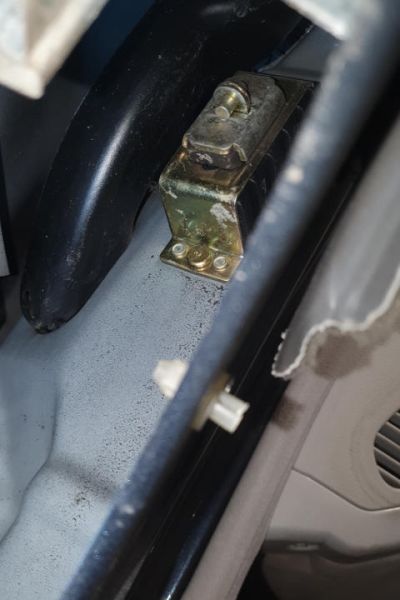 File:W220 front left door check inside.jpg