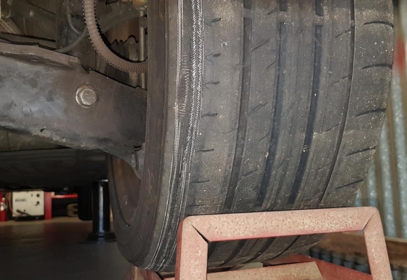 File:W220 Rear Tyres with Worn Steel Showing.jpg