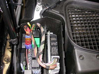Shown on 220 S500, Engine compartment, right
