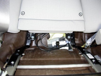Shown on 220 S500, Interior, under right rear seat