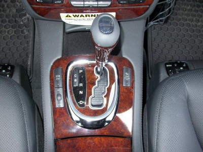 Shown on 220 S500, Center console, front