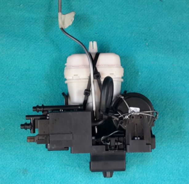 File:W220 Trunk Latch Actuator With Reinforcing Wires and Ties Top View.JPG