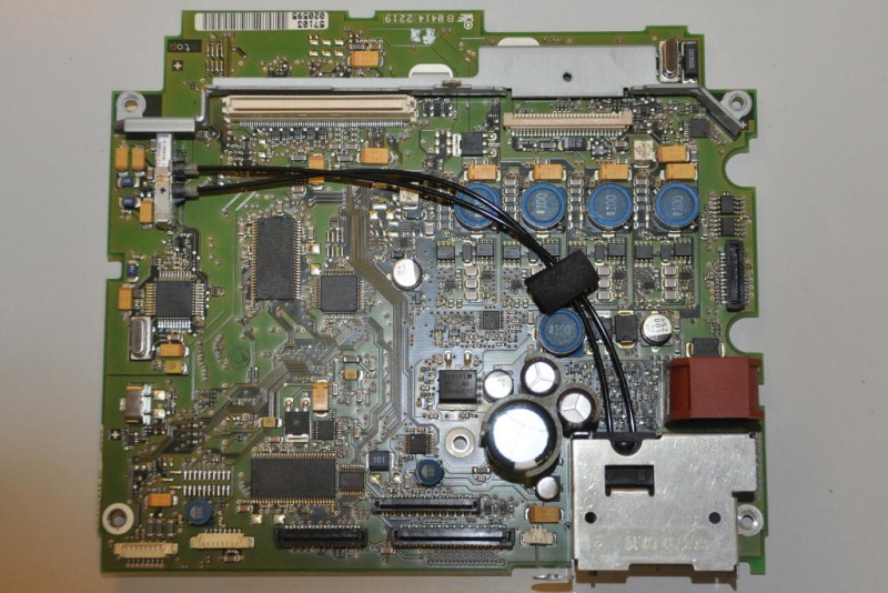 File:A2208274142 motherboard front.jpg