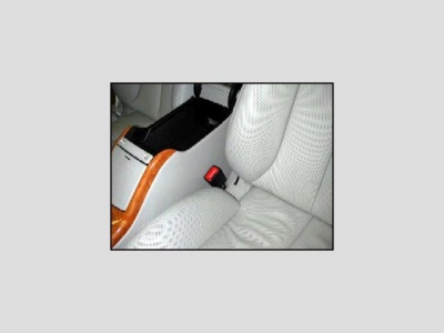 Shown on 220 S350, Center console, between seats
