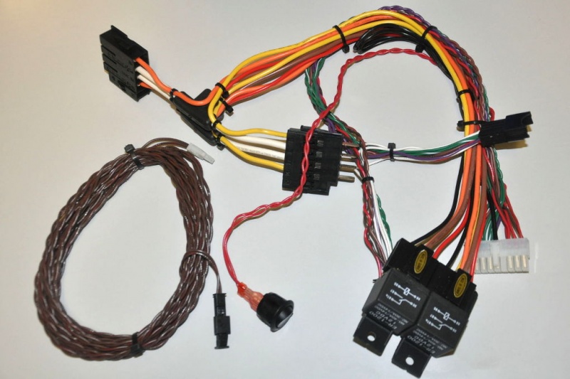 File:W220 Smartkey starter connectors.jpg