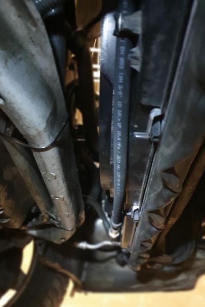 File:W220 rubber transmission cooler supply line installed2.jpg
