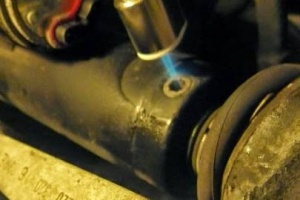 W220 airmatic front strut ball joint stub screw torch.jpg