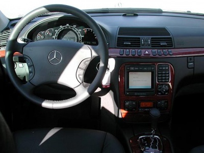 Shown on 220 S350, Dashboard, left side