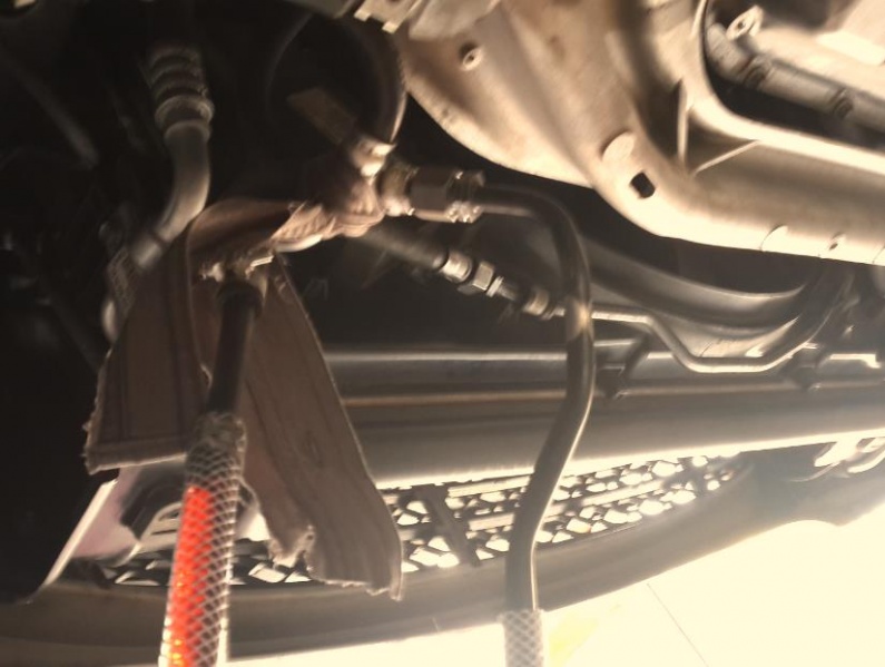 File:Flushing System Installed in Supply Line Intermediate In-line Connector 01 DIY Transmission Flushing Procedure.jpg