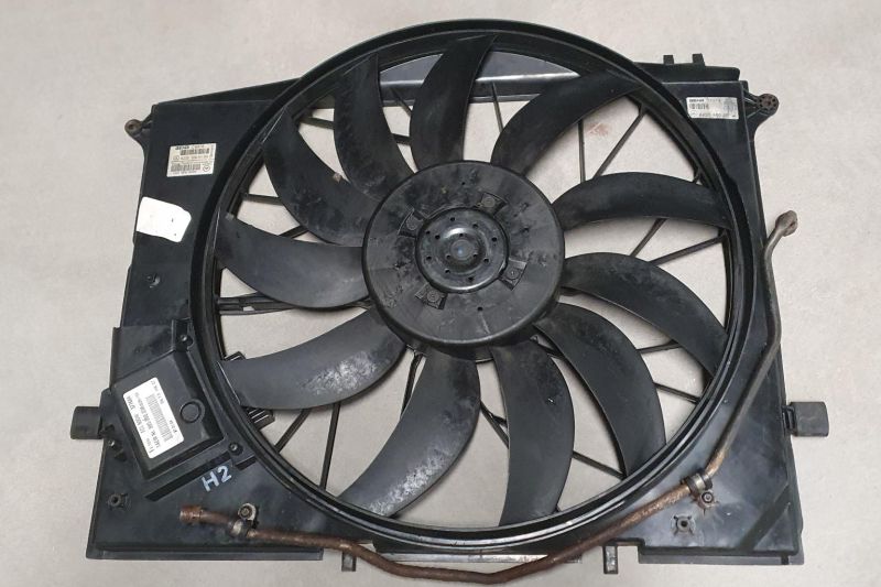 File:W220 engine fan transmission fluid cooling line.jpg