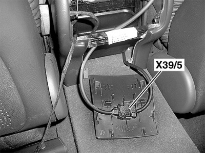 Shown on 220 S350, Center console, between seats