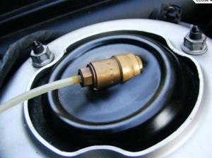 W220 Airmatic Front Strut Newer Type.jpg