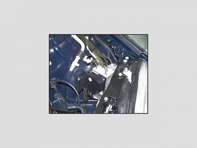 Shown on 220 S350, Engine compartment, left front