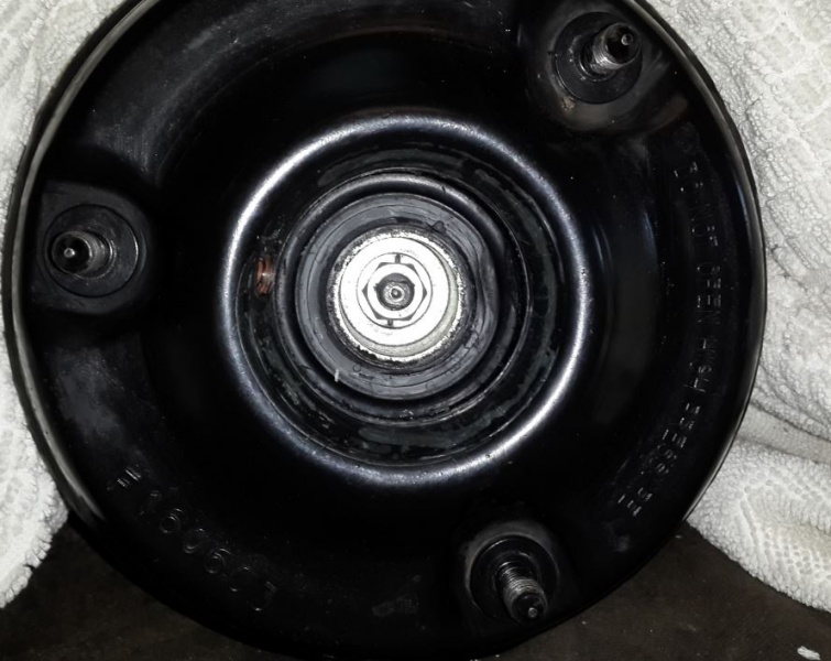 File:W220 AIRmatic Front Strut After Removing Plastic Plug.JPG